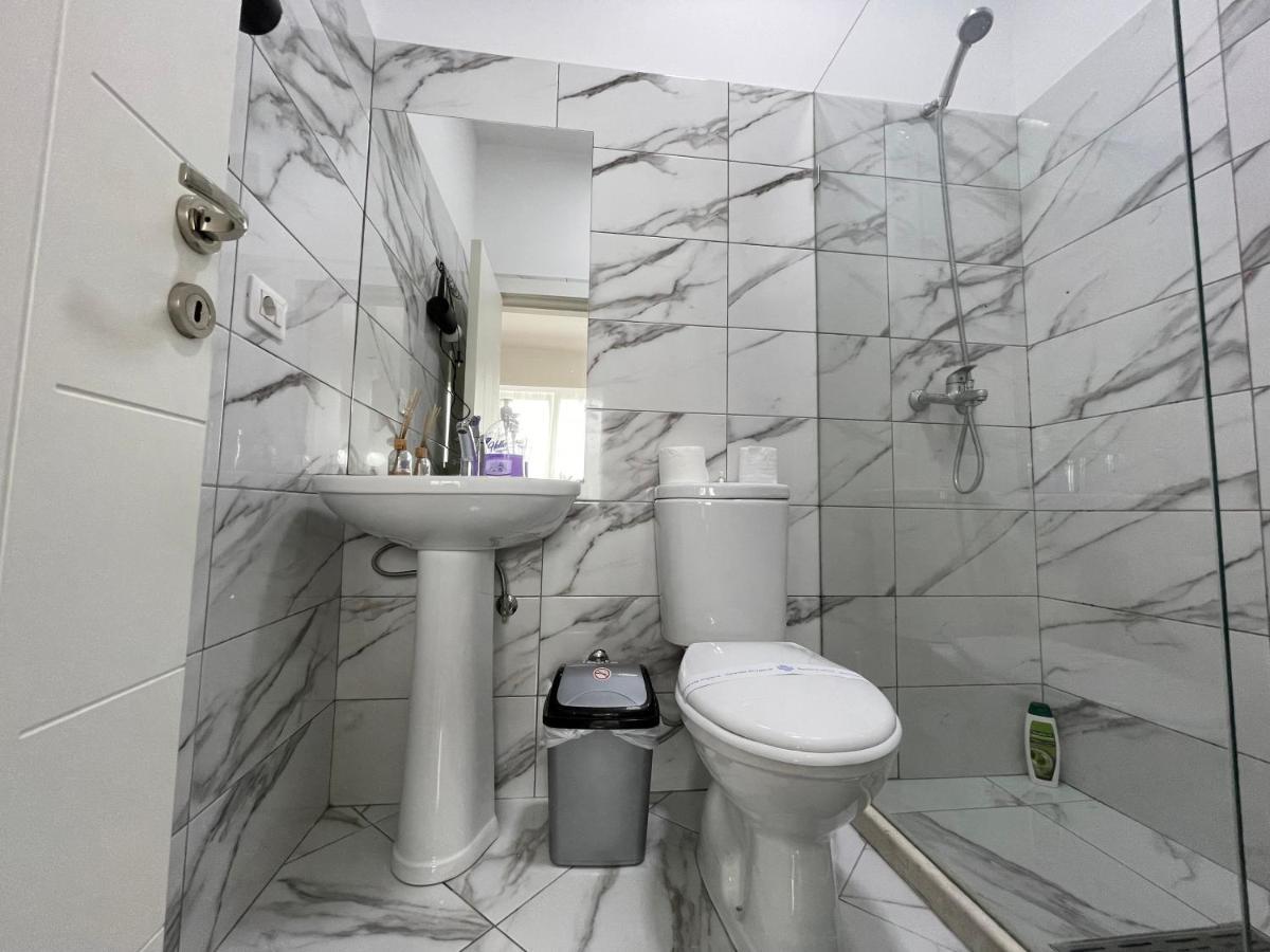 Bricks Studio Apartments Tirana Exterior foto